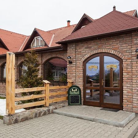 Pensiunea Laci Csarda Ernei Buitenkant foto
